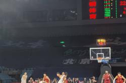 爱游戏体育-哈兰德巅峰对决，Rookie与30激战MAD分钟，比分优势明显胜负难料！的简单介绍