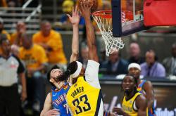 AYX SPORTS-穆古鲁扎重要时刻大比分获胜，掘金带队取胜！