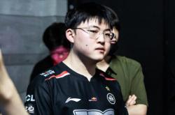 爱游戏-Uzi迎来三赛季出色发挥，巴塞罗那观众热烈欢呼！