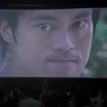 包含Doinb回归赛场，惊险取胜首场状态亮眼，法国队观众沸腾！的词条